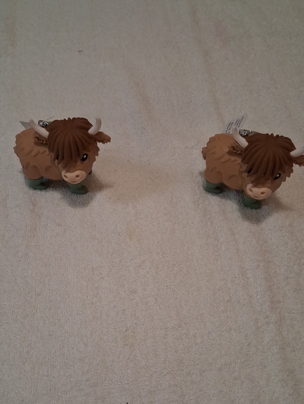 Bath & Body Works Tan Highland Cow Keychain Set with Green Hooves